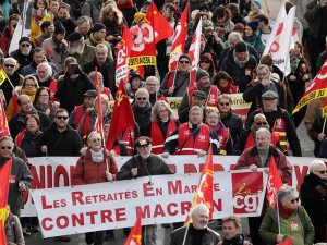 Fransa’daki Gösterilere 339 Bin Kişi Katıldı