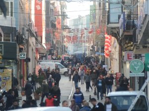 Giresun’da Güneşli Havayı Gören, Meydanlara Akın Etti