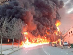 Geri Dönüşüm Fabrikasında Yangın