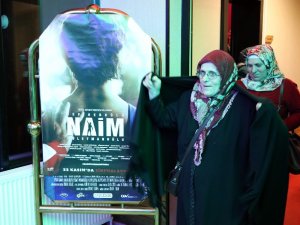 Üniversite Öğrencileri Harçlıklarını Köylü Kadınların İlk Filmi İçin Harcadılar