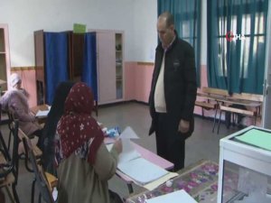 Cezayir’de Abdulmecid Bin Tebbun Seçimi Önde Götürüyor