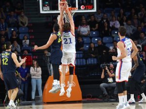 Anadolu Efes, Fenerbahçe Beko’yu Yendi