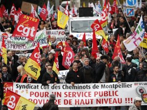 Fransa’da Noel Kutlamaları İçin Grevlere Ara Çağrısı