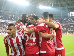 Süper Lig: D.g. Sivasspor: 3 - Fenerbahçe: 1 (Maç Sonucu)