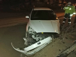 Artvin'de yolcu minibüsü ile otomobil çarpıştı: 7 yaralı