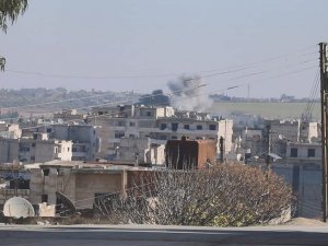 Rejim Güçleri Ve Rus Uçakları İdlib’i Vurdu: 2 Ölü, 5 Yaralı