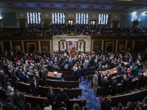 Abd Senatosu, Hükümetin Kapatılmasını Önlemek İçin İki Bütçeyi Onayladı