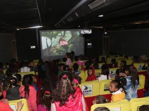 Resulayn’da Çocuklar Sinema Keyfi İle Büyük Mutluluk Yaşadı
