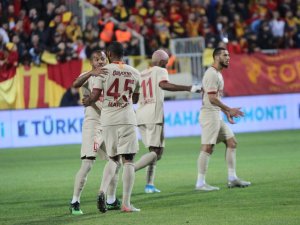 Süper Lig: Göztepe: 2 - Galatasaray: 1 (Maç Sonucu)