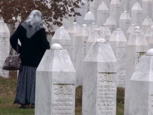 Srebrenitsa Annesi: “Katliamın Kanıtı İşte Bu Mezarlık”