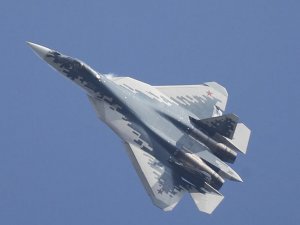 Rusya’da Su-57 Savaş Uçağı, Test Uçuşu Sırasında Düştü