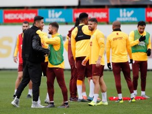 Ozan Kabak, Galatasaray Antrenmanını Ziyaret Etti
