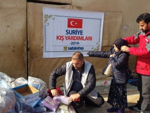 Türk Hayırseverlerden İdlib’e Kış Yardımı