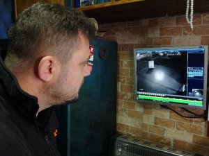 Arkadaşları Şaka Yapıyor Sandı, Güvenlik Kameralarını İnceleyince Gerçek Ortaya Çıktı