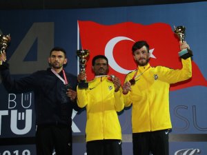 84. Büyük Atatürk Koşusunu Kazanan Atletler Ödüllerini Aldı
