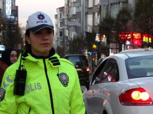 Abla-Kardeş Aynı Şehirde Trafik Polisi Olarak Görev Yapıyor