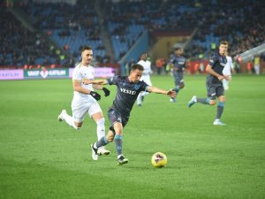 Süper Lig: Trabzonspor:2 - İstikbal Mobilya Kayserispor:1 (İlk Yarı)