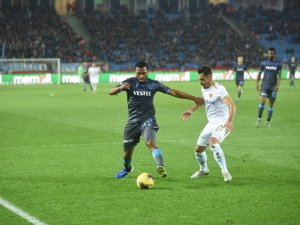 İlk Yarı Trabzonspor’un Üstünlüğüyle Bitti