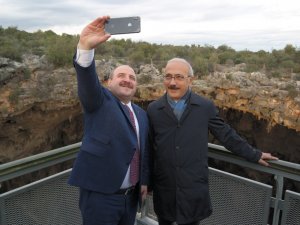 Bakan Varank, Cehennem Obruğu Seyir Terasını Ziyaret Etti, Öz Çekim Yaptı