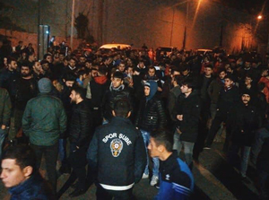 Trabzonspor taraftarlarından Ünal Karaman’a destek