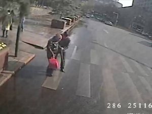 Otobüs Şoföründen Takdir Toplayan Hareket