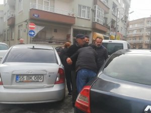 Evden Kaçan Kızlarını Geri Götürmek İçin Geldiler, Karakolluk Oldular