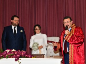 Ortahisar’da Bir Yılda 2 Bin 119 Çiftin Nikahı Kıyıldı