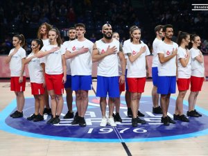 Anadolu Efes’in Maçına ’Kan Kanseri Mücadele Dansı’ Damga Vurdu