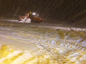Eğribel Geçidinde Yoğun Kar Yağışı Devam Ediyor