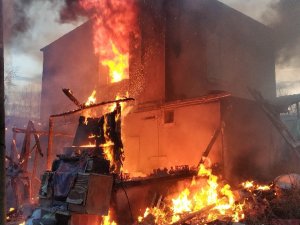 Samsun’da Alev Alev Ev Yangını