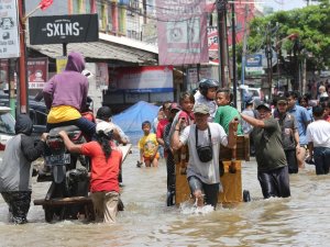 Endonezya’da Sel Felaketinde Bilanço Artıyor