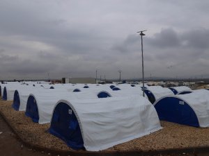 Türkiye Sınırı Yakınlarına Göç Eden Sivillere Yardım Eli