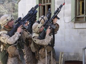 Irak Başbakanı Yabancı Askerlerin Çekilmesi Konusunda Abd Büyükelçisi İle Görüştü