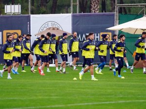 Fenerbahçe’de Neşeli Antrenman
