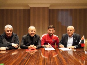 Gaziantep Fk’da İki Futbolcunun Sözleşmesi Uzatıldı
