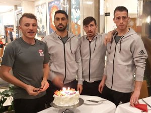 Sivassporlu Futbolculara Sürpriz Doğum Günü Kutlaması