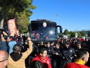 Galatasaray Kafilesi İkinci Yarı Hazırlıkları İçin Antalya’ya Geldi