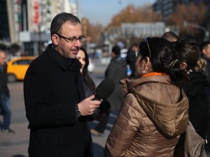 Bakan Kasapoğlu, Gazeteciler Günü’nde Muhabir Oldu, Sokağa Çıktı