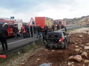 Mardin’de Kamyonet Ve Otomobil Çarpıştı: 4 Yaralı