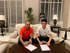 Giresunspor, Ertuğrul Şenlikoğlu’nu Renklerine Bağladı