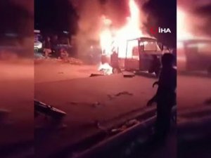 Pakistan’da Minibüs Yangını: 6 Ölü, 5 Yaralı