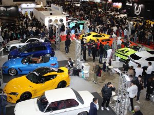 Tokyo’daki Modifiye Araç Fuarında Yüzlerce Araç Görücüye Çıktı