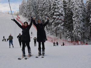 Artvin’de Hafta Sonu Atabarı Kayak Merkezi Doldu Taştı