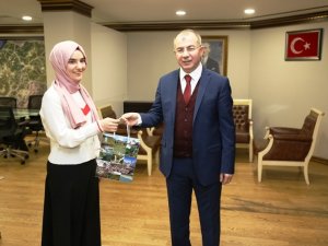 Artvin Valisi Doruk Ümmü Gülsüm’ü Makamında Kabul Etti