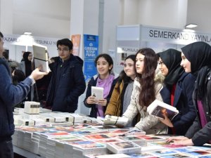 Giresun’da İlk Kez Düzenlenen Kitap Fuarına 50 Bin Kişi Katıldığı Açıklandı