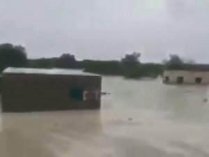 İran’da Yoğun Yağış Sele Neden Oldu