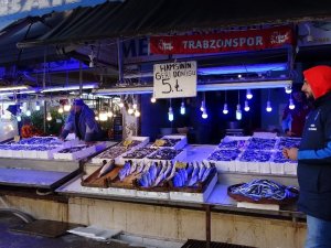 Hamsi Tezgahları Uzun Bir Aradan Sonra Yeninden Şenlendirdi