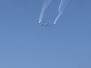 Acil İniş Yapan Uçak Yakıtını Okulun Üstüne Boşalttı: 23 Yaralı