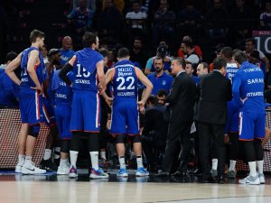 Anadolu Efes’in Konuğu Asvel
