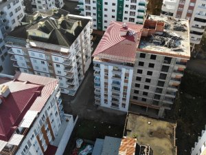 Bu Bina Sahipleri Hapishane Hayatı Yaşıyor